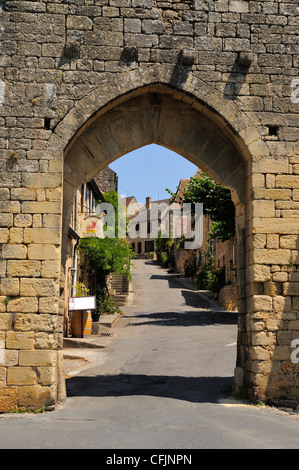 Porte Del Bos, Bastide Stadt Domme, Les Plus Beaux Dörfer de France, Dordogne, Frankreich Stockfoto