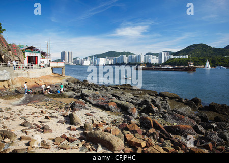 Die letzte verbleibende natürliche Küstenlinie in Kowloon, Lei Yue Mun, Kowloon, Hong Kong, China, Asien Stockfoto