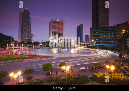 Willkommen-Denkmal in der Abenddämmerung, Jakarta, Java, Indonesien, Südostasien, Asien Stockfoto