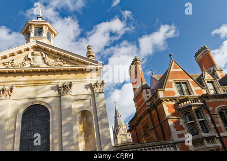 Pembroke College Kapelle auf der Trumpington Street, Cambridge, England. Die Kapelle wurde von Sir Christopher Wren entworfen. Stockfoto