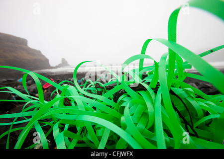 Kunststoff Schutt angeschwemmt in Talisker Bay auf der Insel Skye, Schottland, UK. Stockfoto