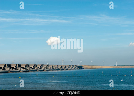 Oosterschelde Deltawerke mit cloud Stockfoto