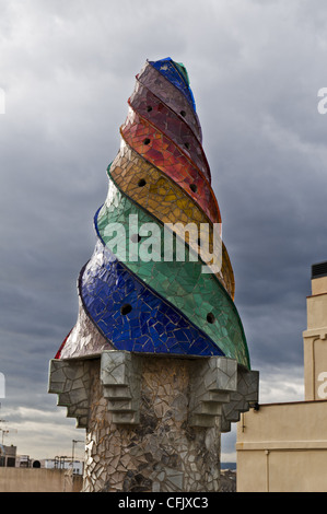 Details zu den Palau Güell ist ein Herrenhaus, entworfen von dem katalanischen Architekten Antoni Gaudi für Industriemagnat Eusebi Güell. Stockfoto