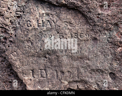 Inschriften an der Seite von Maen Llia stehend Stein, Brecon Beacons National Park, Powys, Wales, UK Stockfoto