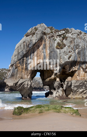 Strand von Höhlen des Meeres, Nueva, Llanes, Asturien, Spanien Stockfoto