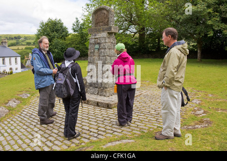 Widecombe-In-The-Moor Zeichen Darstellung "Uncle Tom Cobley", einem bekannten Devon Volkslied, Dartmoor, Devon, England, Vereinigtes Königreich. Stockfoto