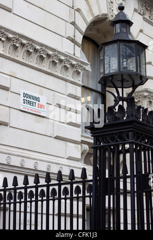 Downing Street in London England nach Hause von der gegenwärtigen Premierminister David Cameron und der erste Lord des Schatzamtes Stockfoto