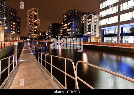 Die Royal Armouries nach Einbruch der Dunkelheit, Clarence Dock in Leeds Stockfoto