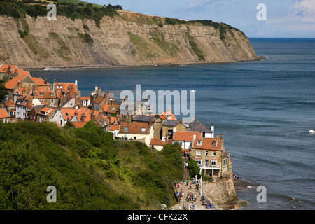 Blick über die Küste von Robin Hood's Bay in North Yorkshire Stockfoto