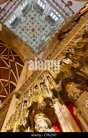 York Minster, Central Tower und der Eingang zu den Quire Stockfoto