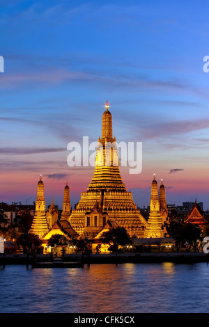 Dämmerung im Wat Arun | Tempel der Morgenröte | Bangkok Stockfoto