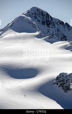 Kletterer aufsteigender Similaun Gipfel Italiens Otztaler Alpen. Stockfoto