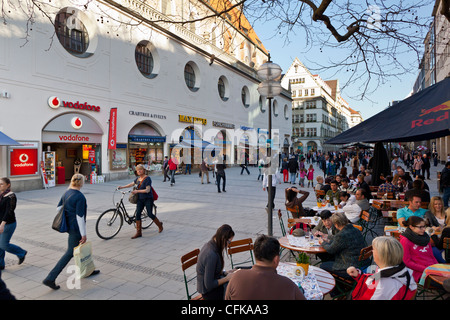 Blick auf die Fußgängerzone in der Innenstadt von München, Bayern, Deutschland, Europa Stockfoto