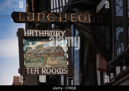 Warwickshire, Stratford on Avon, High Street, Zeichen der Hathaways Tea Rooms Stockfoto