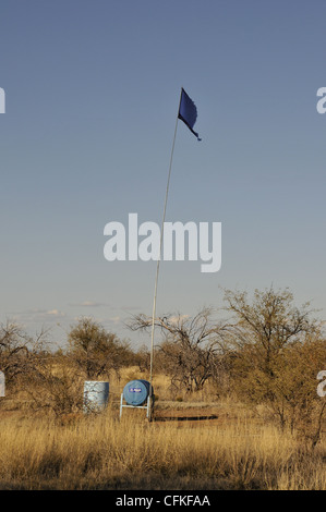 Eine Wasserstation durch Humane Grenzen liefert Wasser für papierlose Überquerung der Sonoran Wüste, Arizona, USA. Stockfoto