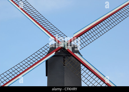 Die Segel von einer hölzernen stillgelegten Windmühle in Brügge Stockfoto