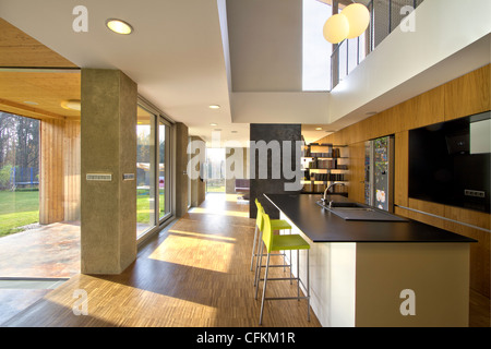 Innere des modernen Haus in Landschaft Stockfoto