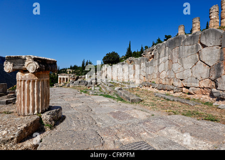 Die Heilige Straße (Archaik) in Delphi, Griechenland Stockfoto