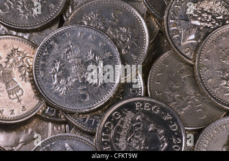 Detail der UK fünf Pence (5P) Münzen in der Nähe. Stockfoto