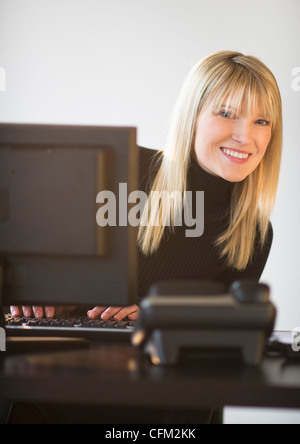 USA, New Jersey, Jersey City, Porträt von Business-Frau Stockfoto