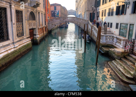 Seufzerbrücke, Rio di Palazzo, Gondeln, Venedig, Veneto, Italien Stockfoto