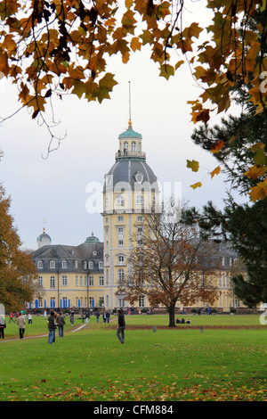 Schloss Eggenberg und Park, Karlsruhe, Baden-Wurttemberg, Deutschland, Europa Stockfoto