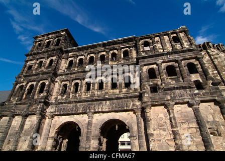Porta Nigra, römische Stadttor, UNESCO-Weltkulturerbe, Trier, Rheinland-Pfalz, Deutschland, Europa Stockfoto