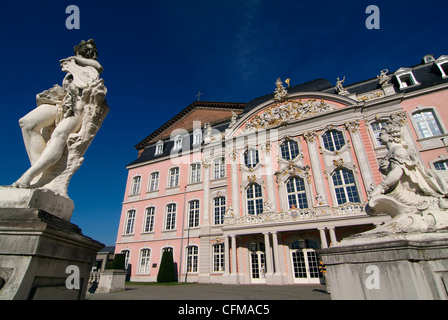 Kurfürstlichen Palais, Trier, Rheinland-Pfalz, Deutschland, Europa Stockfoto