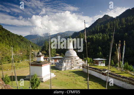 Chendebji Chorten zwischen Wangdue Phodrang und Trongsa, Bhutan, Asien Stockfoto