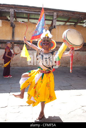 Buddhistischer Mönch in Tanz Kostüm, Jakar, Bumthang, Bhutan, Asien Stockfoto