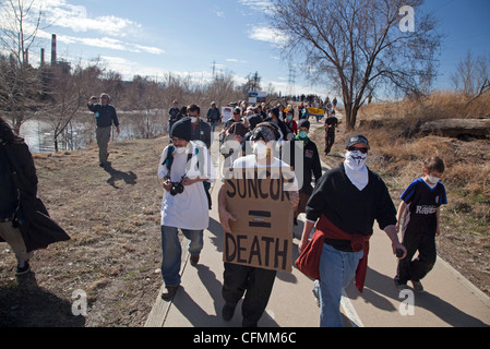 Protest gegen Verunreinigung des South Platte River mit Benzol aus Suncor Raffinerie Stockfoto