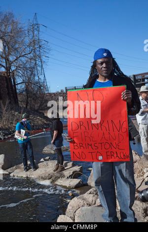 Protest gegen Verunreinigung des South Platte River mit Benzol aus Suncor Raffinerie Stockfoto