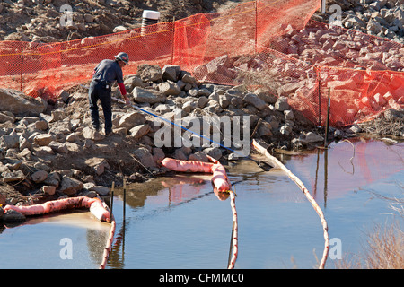 Protest gegen Verunreinigung des South Platte River mit Benzol aus Suncor Raffinerie Stockfoto