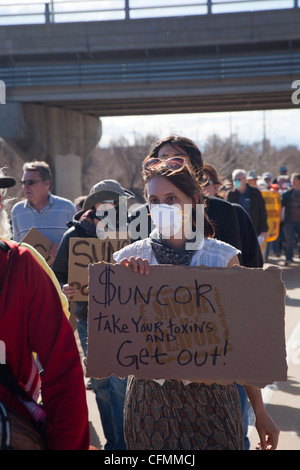 Protest gegen Verunreinigung des South Platte River mit Benzol aus Suncor Raffinerie Stockfoto