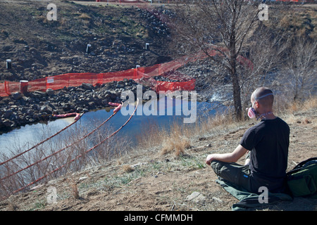 Protest gegen Verunreinigung des South Platte River mit Benzol aus Suncor Raffinerie Stockfoto