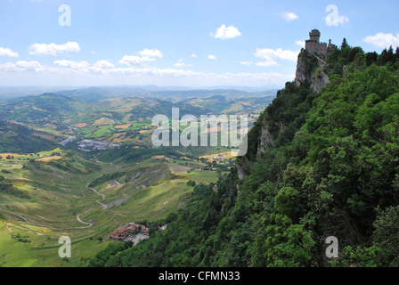 Guaita Burg und Landschaft, Republik San Marino, Italien Stockfoto