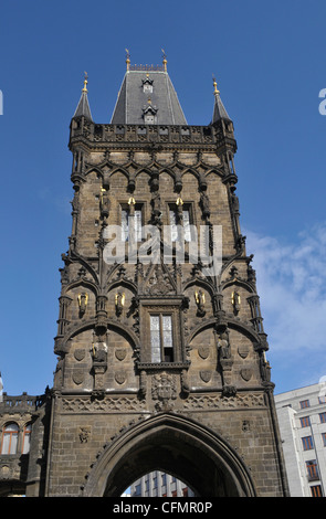 Der Pulverturm (Prašná Brána) in Prag Stockfoto
