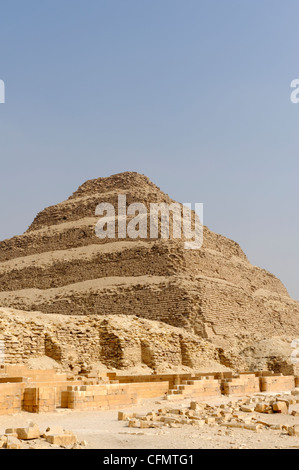 Sakkara. Ägypten. Blick auf die Stufenpyramide des Djoser im Komplex königliche Nekropole von Sakkara. Pharao, dem König Djoser ist Stockfoto