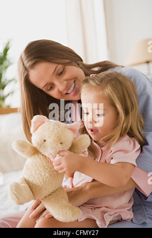 USA, California, Los Angeles, Mutter mit Tochter spielen Stockfoto