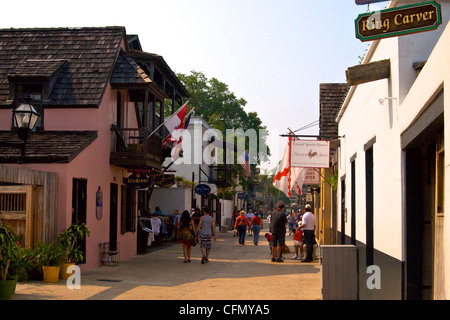 Auf der Suche nach St. George Street in St. Augustine, Florida Stockfoto