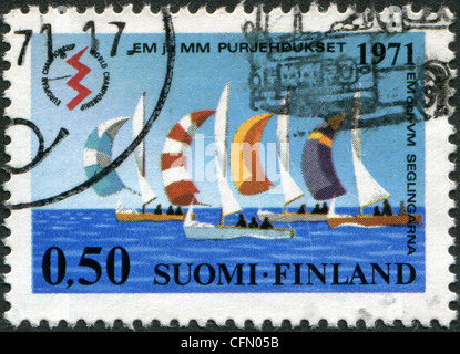 Eine Briefmarke gedruckt in Finnland, widmet sich der internationalen Blitz Klasse Meisterschaften, Helsinki, Segelboote, ca. 1971 gezeigt Stockfoto
