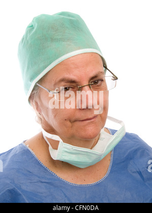 Porträt des Lächelns Mitte im Alter Arzt isoliert auf weißem Hintergrund Stockfoto