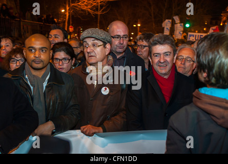 Paris, Frankreich, jüdische Demonstration, Menschen im Stillen Marsch, Proteste, nach Terroranschlag gegen einen Juden in Toulouse, Jean-Luc Mélenchon, (Lokalpolitiker, Front de Gauche), „Dominique SOPO“, (Präsident von SOS-Rassismus) multikulturelle Straße Stockfoto