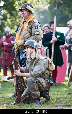 Demonstration der typische US-Armee Ausrüstung Ausgabe im zweiten Weltkrieg Stockfoto