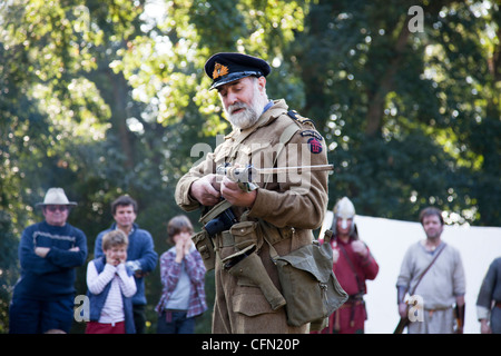 Demonstration der Lanchester-Maschinenpistole auf lebende Geschichte Fayre Stockfoto