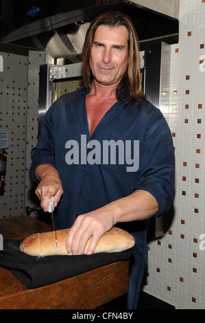 Fabio Lanzoni erscheint ein Meet and Greet in Sorrisi italienisches Restaurant im Seminole Casino Coconut Creek, Florida - 10.02.12, Stockfoto