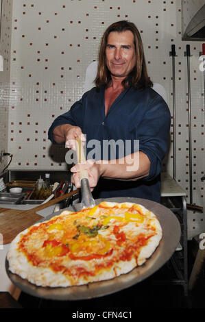 Fabio Lanzoni erscheint ein Meet and Greet in Sorrisi italienisches Restaurant im Seminole Casino Coconut Creek, Florida - 10.02.12, Stockfoto