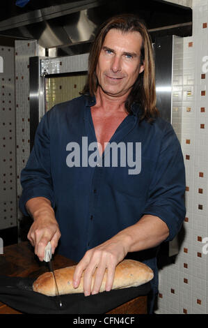 Fabio Lanzoni erscheint ein Meet and Greet in Sorrisi italienisches Restaurant im Seminole Casino Coconut Creek, Florida - 10.02.12, Stockfoto