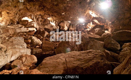 Tham als Menge Noi Höhle, Chaloem Rattanakosin National Park, Kanchanaburi, Thailand Stockfoto