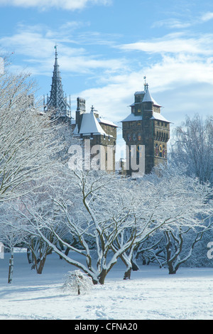 Cardiff Castle im Schnee, Bute Park, South Wales, Wales, Vereinigtes Königreich, Europa Stockfoto